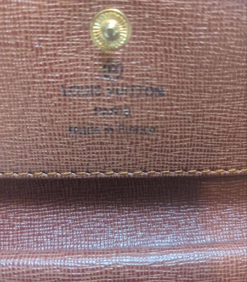 Louis Vuitton Wallet - Picture 9 of 10